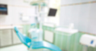 Cliniche odontoiatriche o studi mono professionali? Il dibattito visto con l’occhio del professionista