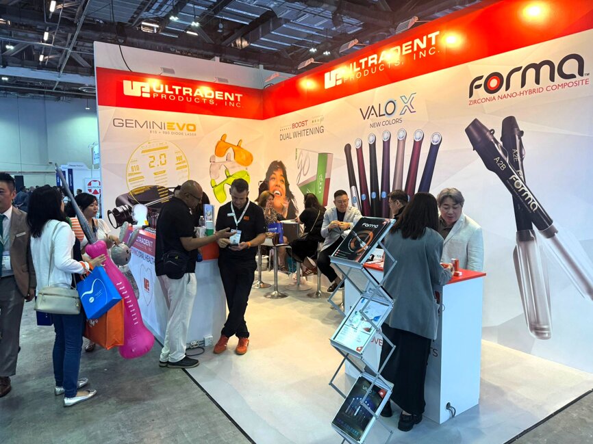 At Booth J21, Ultradent offered a wide range of dental solutions, including whitening, oral hygiene products, restorative materials and equipment. (Image: Dental Tribune International)