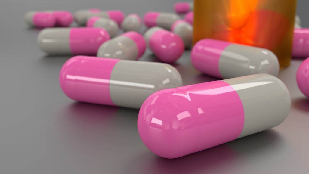 Prophylactic use of antibiotics has no influence on the post-surgical dental implant complications