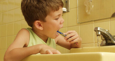 Campaign urges Britons to spit instead of rinse