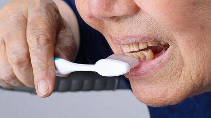Report calls for better training in oral healthcare for retirement home staff