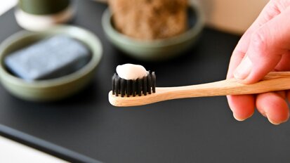 Bocca sana, polmoni in salute: come la cura orale quotidiana protegge tutto l’organismo