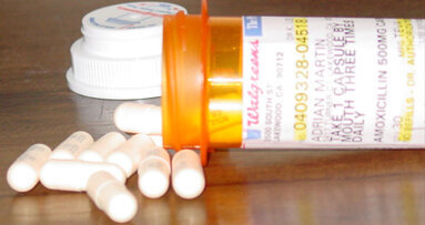 Antibiotics not recommended prior to dental treatment for most patients with prosthetic joints