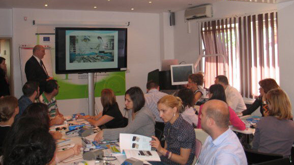 Cursuri noi organizate de Societatea de Stomatologie Estetica din Romania in toamna anului 2014.