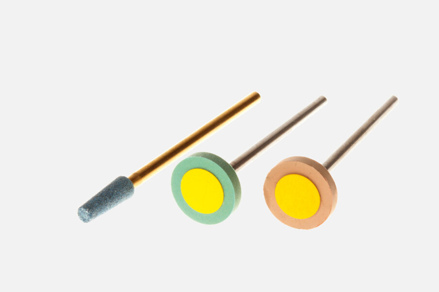 Fig. 13: Stone and diamond polishers
from EVE-Diacera HP Set for zirconia.
