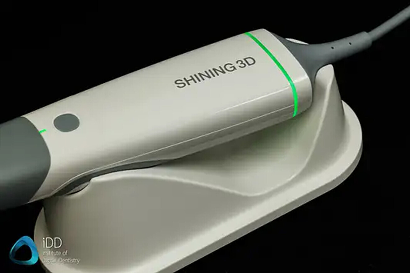 Fig. 3 & 4: The LED ring shows the scanning and connection status.