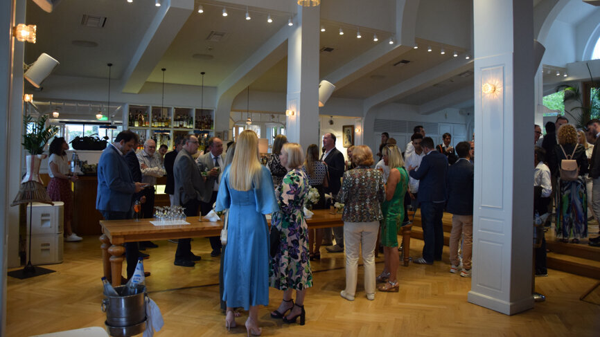 Attendees were treated to an open bar with classic cocktails and inventive Greek cuisine throughout the evening.