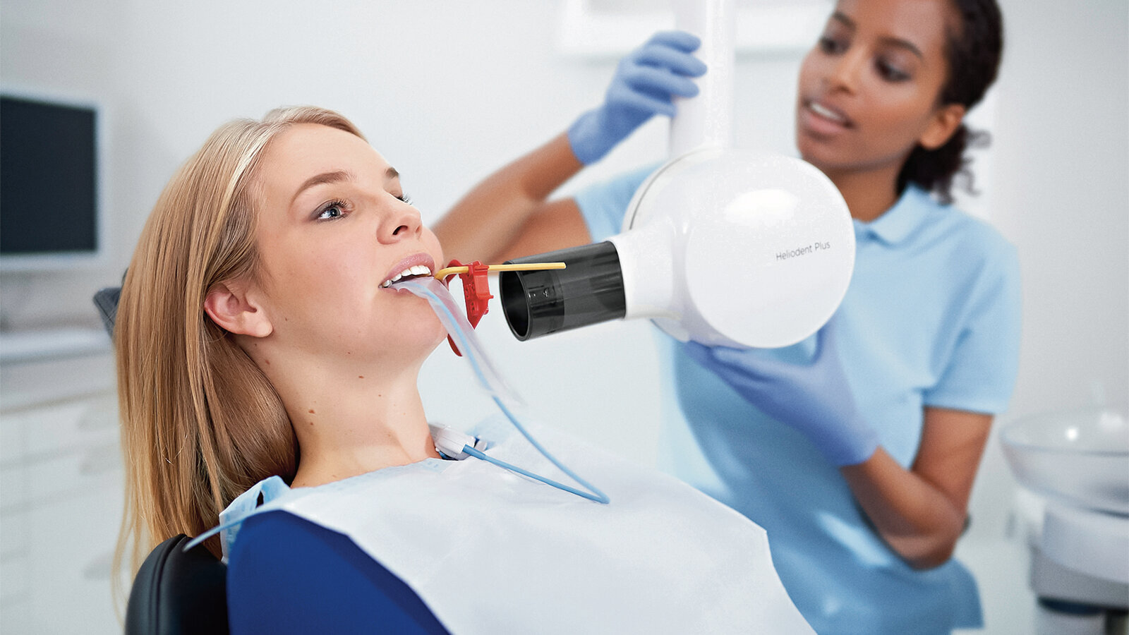 Bestseller for daily use in practices: Dentsply Sirona delivers the 75,000th X-ray system Heliodent Plus