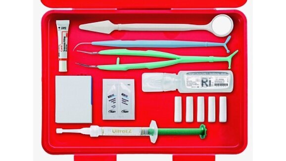 Zahnarzt stellt mobile Apotheke vor