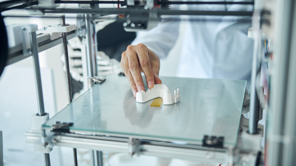 Os profissionais que usam as impressoras da Formlabs prometem que a impressão 3D trará “muita emoção ao seu escritório”