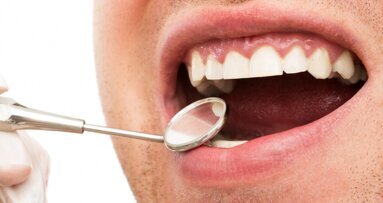 Światowy Dzień Zdrowych Dziąseł – periodontolodzy o higienie jamy ustnej Polaków