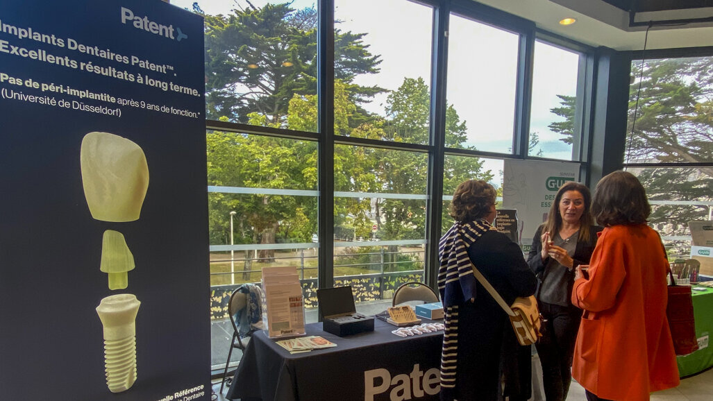 Patent au congrès de la SFPIO – Prévenir la péri-implantite, c'est possible