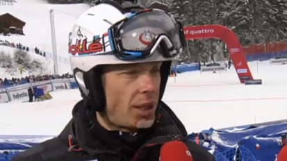 Skilegende Thomas Sykora schlägt sich Zahn aus