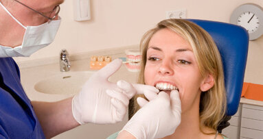 Les dentistes irlandais avertissent du danger des produits de blanchiment dentaire