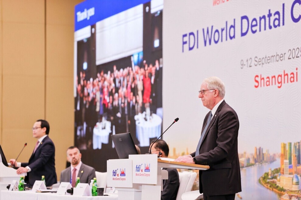 Dr Greg Chadwick, president of the FDI World Dental Federation, speaking at the General Assembly. (Image: FDI World Dental Federation)