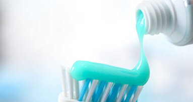 Estudo descobre que crianças americanas usam mais creme dental do que o recomendado