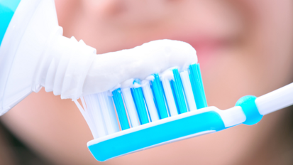 Getestet: Ökotest warnt vor Bleaching Zahnpasta