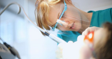 La profesión de higienista dental, uno de los mejores trabajos para las mujeres