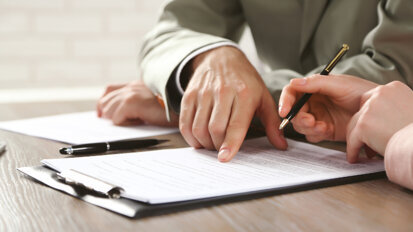 Actualisation des contrats : collaboration libérale ; centre mutualiste.