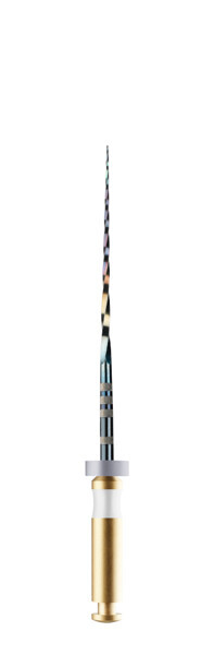 Fig. 4a: HyFlex NiTi file system used during the treatment. 15/.04 HyFlex CM