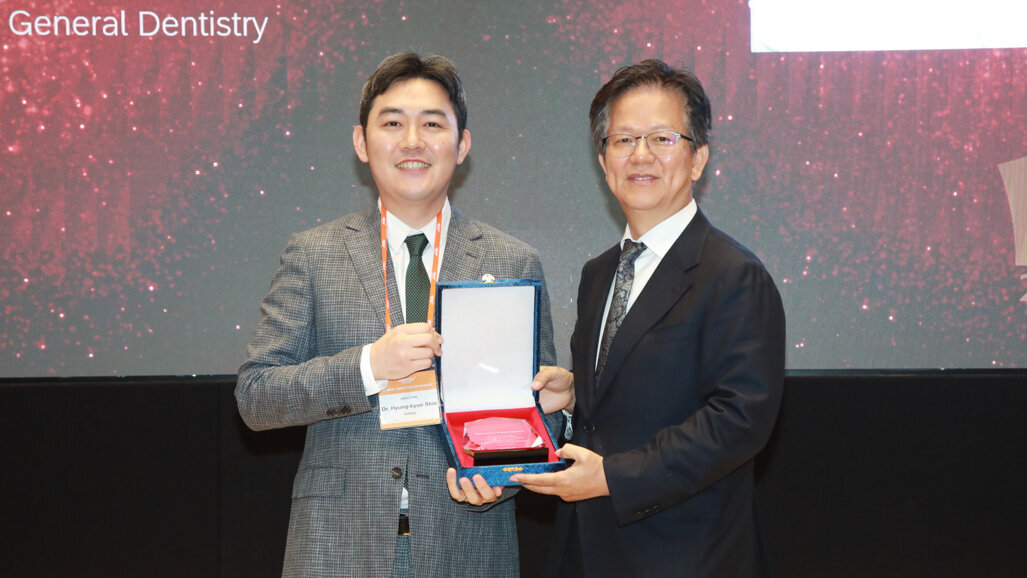 Osstem Implant donates digital dentistry textbook to dental schools