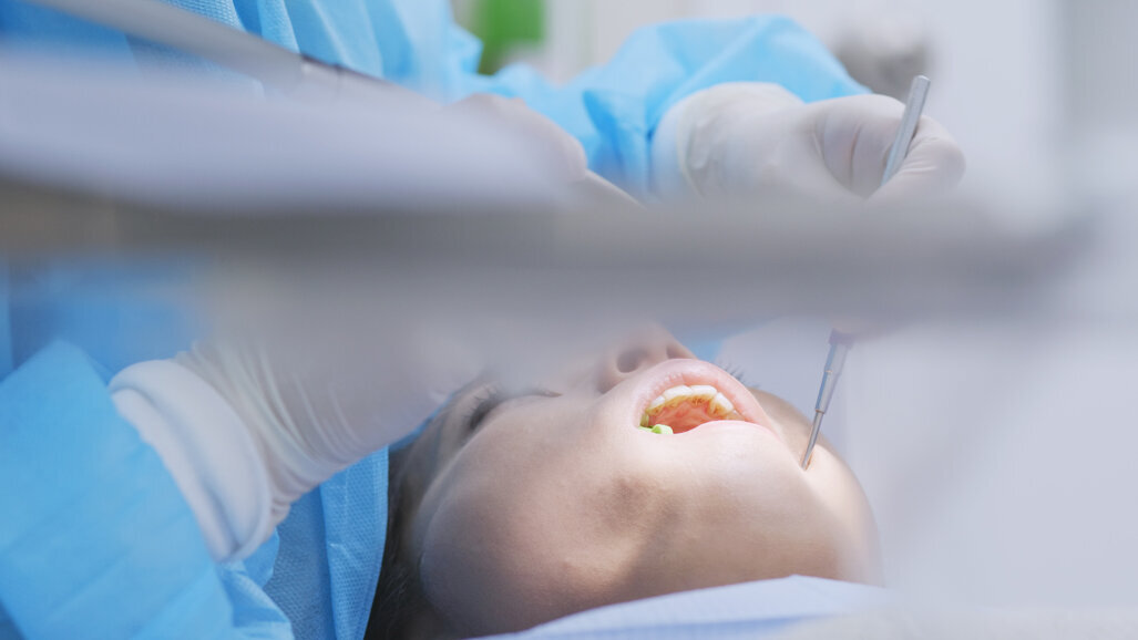 Các phòng khám nha khoa của chính phủ Hồng Kông bắt đầu trám răng