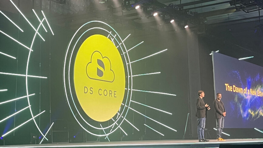 Max Milz, Group VP, Connected Technology Solutions and Dr Sameer Puri, chief clinical officer at Imagen Dental Partners, presenting Primescan 2. (Image: Dental Tribune International)