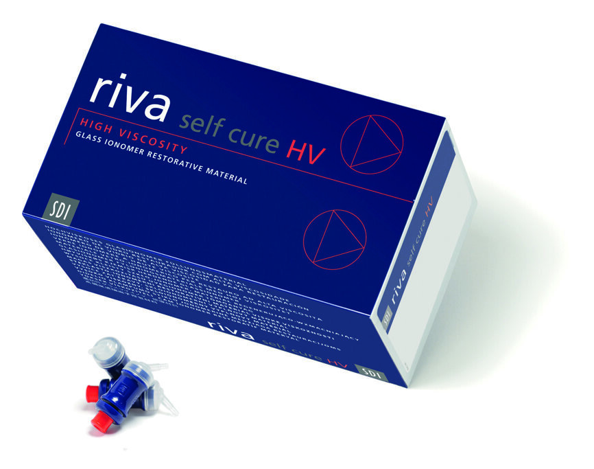 Figs. 3a et b : Exemples de verres ionomères, Riva Self Cure (SDI) et Equia Forte (GC). Ces matériaux sont bioactifs et induisent une reminéralisation