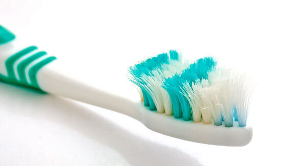 Ne pas changer sa brosse à dents régulièrement peut nuire à la santé bucco-dentaire
