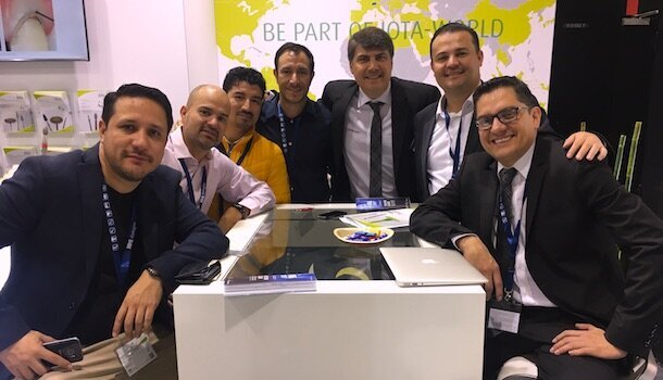 Iván Zegarra, Christian Bruns, Marco Enríquez y Stefan Bruns con Marcelo Marjovsky y Andrés Acevedo, de JOTA.