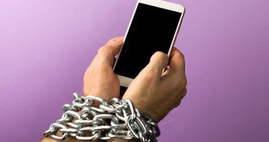 Suchtartige Smartphonenutzung reduziert Lebenszufriedenheit