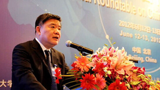 Chinese minister van Volksgezondheid ontvangt FDI-award