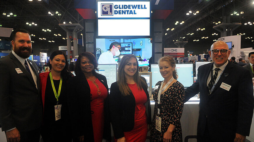 El equipo de Glidewell Dental en el GNYDM, donde presentaron productos como el material restaurativo de zirconia BruxZir Esthetic. (Foto: José Antonio Rosario para Dental Tribune)