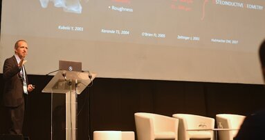 Digital technologies and biomaterials in customised therapies for bone reconstruction