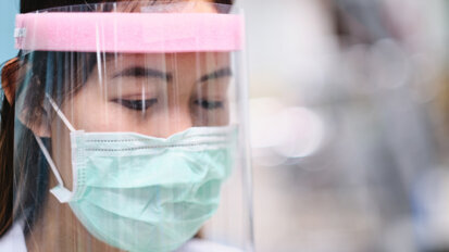 COVID-19 : Protéger le personnel de santé avec des masques et des écrans faciaux imprimés en 3D