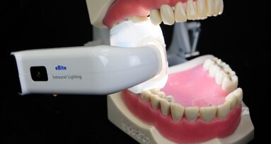 Presentan sistema de iluminación intraoral inalámbrico en la 58 AMIC Dental