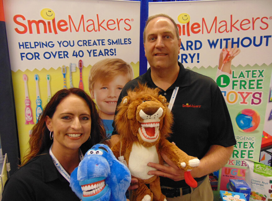 Julie Quaranta, left, and Ed Laass of SmileMakers. (Photo by Fred Michmershuizen/Dental Tribune America)