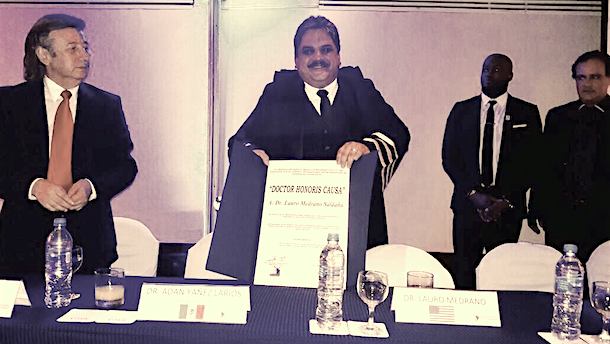 Reconocimiento al Dr. Lauro Medrano en México