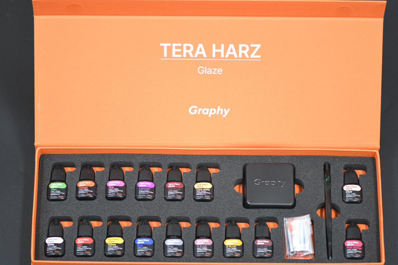 Fig. 5d: The Tera Harz Glaze kit.