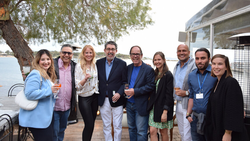 The organisers of ROOTS SUMMIT with team members of Dental Tribune International, co-organiser of the event. 