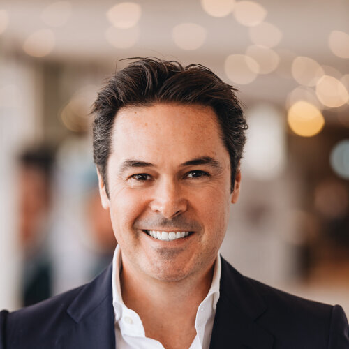 Dr Luis Carrière