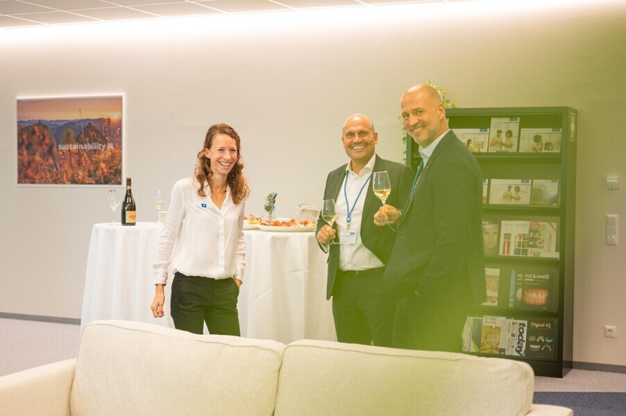 Lars Hoffmann (middle), chief marketing officer at Dental Tribune International, and Matthias Diessner (right), global key account manager at Dental Tribune International, attended the anniversary event in Mäder.