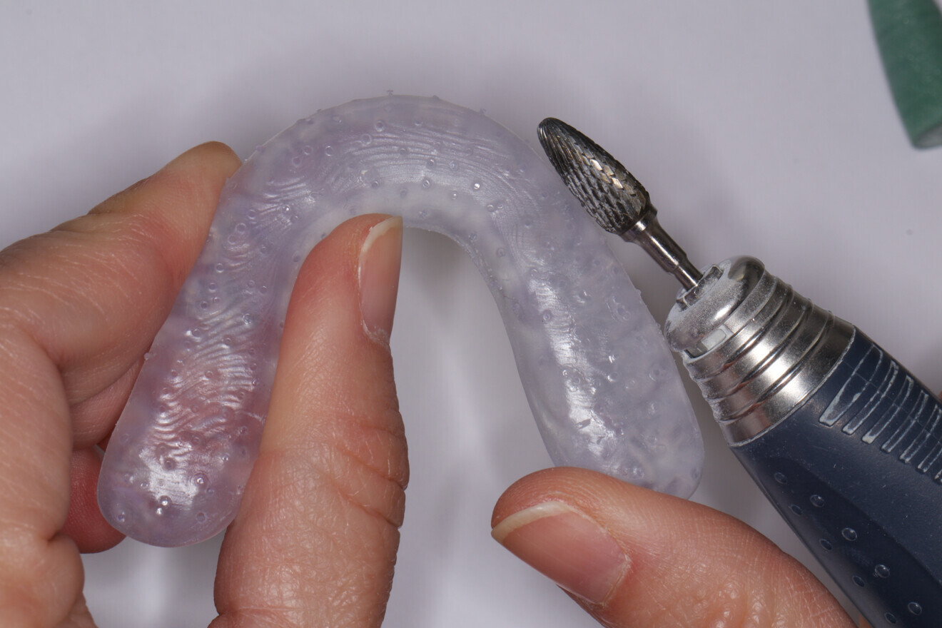 Fig. 10: Polishing sequence for the occlusal splint.