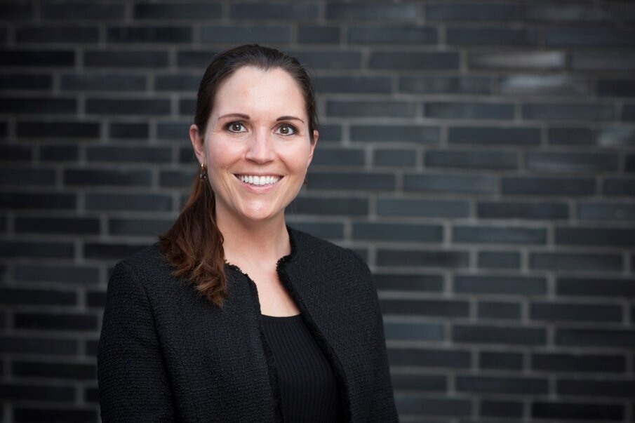 Dr. Verena Freier, Primescan user from day one, is particularly impressed by the touch screen operation