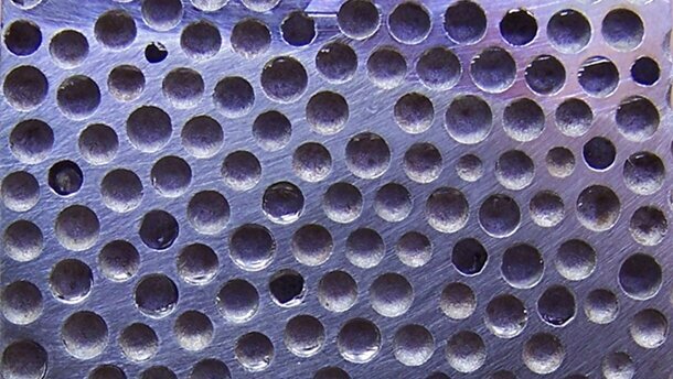Metallschaum als Implantatmaterial