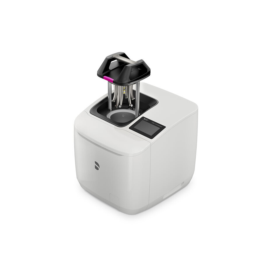 The new DAC Universal S completes the DAC Universal product portfolio with a sterilisation function especially for markets that require sterilisation instead of a disinfection of unwrapped medical devices.