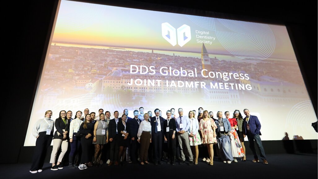 A Sociedade de Odontologia Digital comemora dez anos no congresso de Veneza
