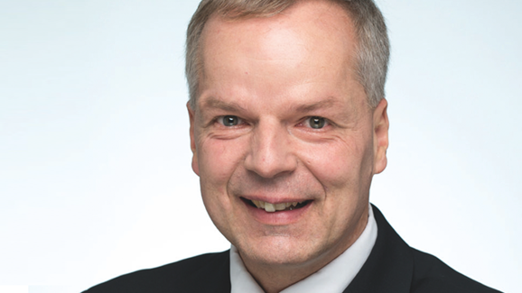 DG PARO: Prof. Christof Dörfer löst Prof. Peter Eickholz ab