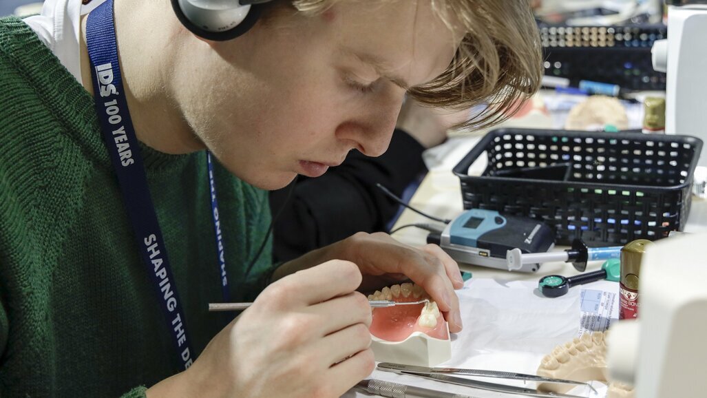 Focus on young professionals: IDS offers free entry for students, master students and trainees
