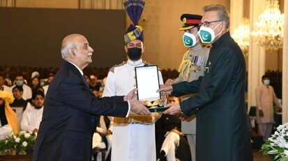 Dr Kamran Vasfy receives Sitara-E-Imtiaz